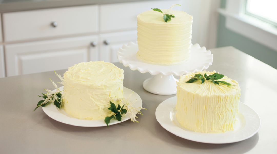 The Wilton Method: Three Ways to Ice a Cake