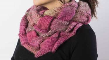 Entrelac Cowl