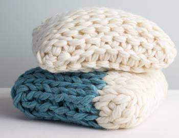 Arm Knitting: Make a Throw Pillow