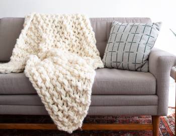 Arm Knitting: Make a Throw Blanket