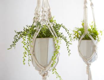 Make a Classic Macramé Plant Hanger