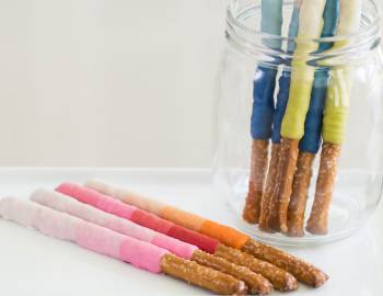 The Wilton Method: Colorful Dipped Cookies and Pretzels