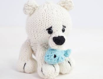 Knitted Polar Bear