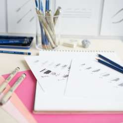 In this drawing class, artist and illustrator Molly Hatch teaches the elemental tools and materials you’ll need to get started with contour line drawing, and drawing contoured shapes. 