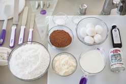 Emily Tatak of Wilton teaches you how to bake a cake while avoiding the three C’s (crowning, cracking, and crumbing). The cake decorating portion of this class will teach you to use buttercream and ice the cake like a pro.