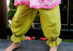 This sewing class teaches you to make girl’s bloomers to wear under a skirt, dress or tunic, making them a great alternative to ordinary tights or pants. This is a great sewing project to make your own clothes and garment project.